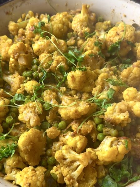 Cauliflower and Peas Curry