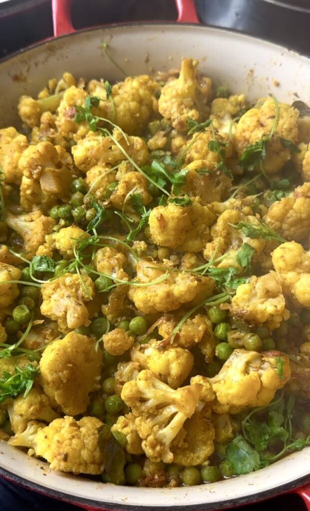 Cauliflower and Peas Curry