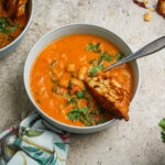 Roasted tomato and white bean soup
