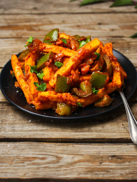 Saucy masala chips with green peppers and dhania
