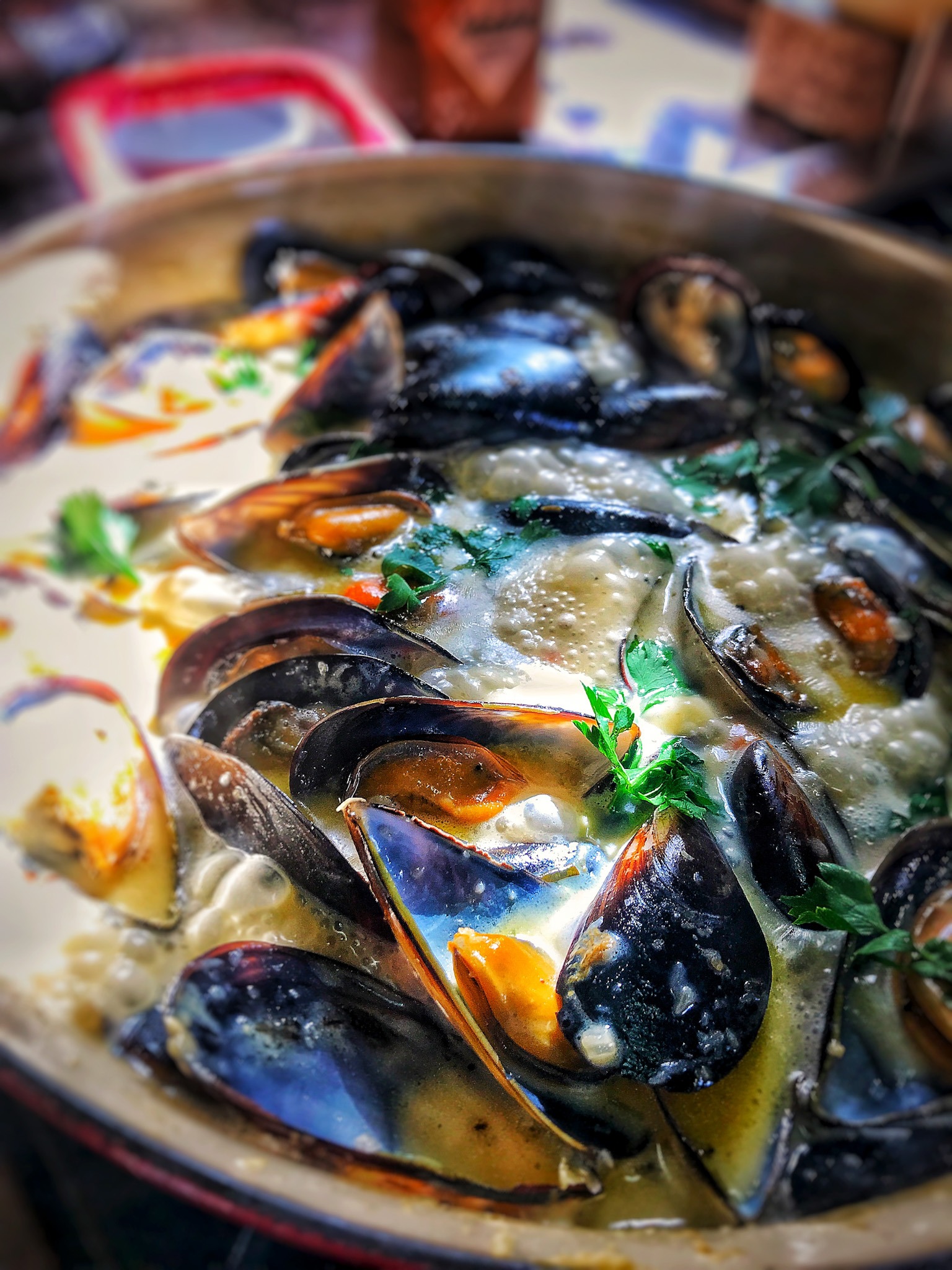Creamy Garlic Mussels